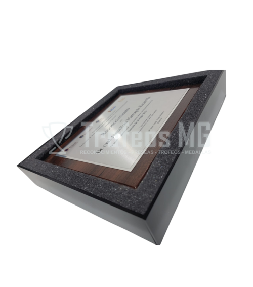 Reconocimiento Tipo Placa En Material De Mdf Con Aluminio Sublimado Con Caja En Acrílico A Medida.
